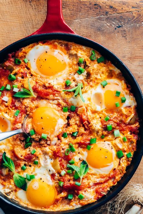 Menemen Recipe, Arabisk Mat, Eggs With Tomatoes, Hearty Breakfasts, Chestnut Mushrooms, Turkish Eggs, Recipe For Breakfast, Turkish Breakfast, Turkish Style