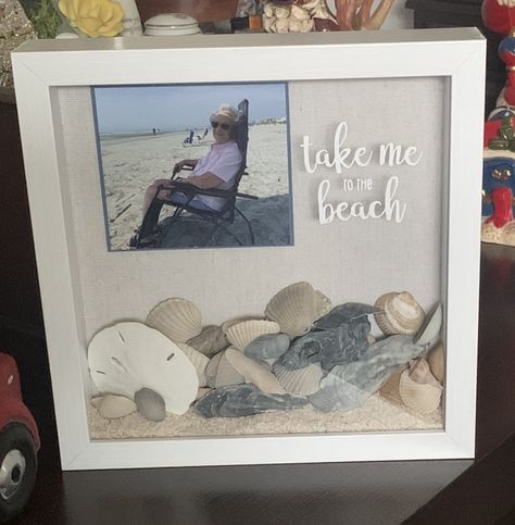 Picture Frame Ideas, Beach Shadow Boxes, Beach Picture Frames, Shadow Box Ideas, Picture Frame Crafts, Beach Pictures Friends, Beach Picture, Shell Crafts Diy, Frame Ideas