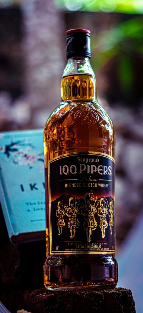 Bagpiper Whiskey, 100 Pipers Whisky, Scotland Art, Aesthetic Drinks, Hd Background Download, Blended Scotch Whisky, Hd Background, Cute Love Pictures, Scotch Whisky