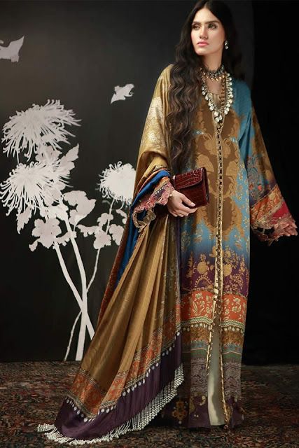 Fascinating Fashion: Pakistani Designer Sana Safinaz's Latest Luxury Si... Dress Design Pakistani, Silk Dress Design, Bridal Couture Week, Women Dress Collection, Sana Safinaz, Boutique Dress Designs, Pakistani Dress Design, Pakistani Designers, Shalwar Kameez