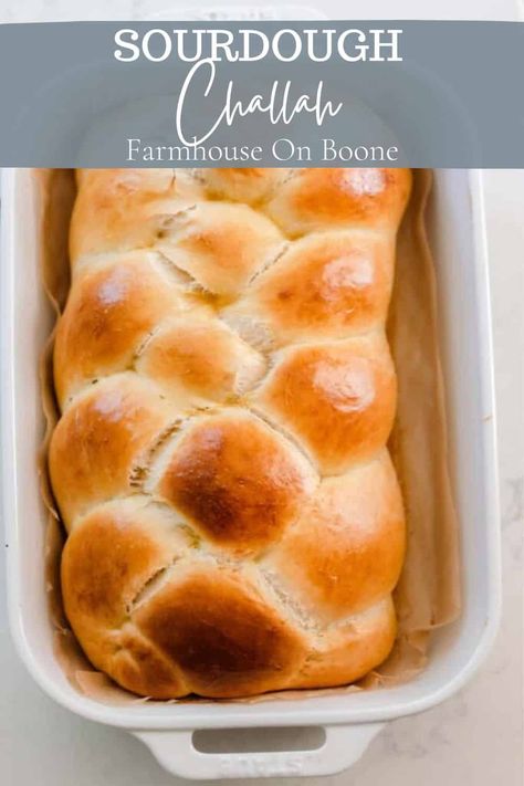 Sourdough Discard Challah, Sourdough Challah Bread, Braided Sourdough Bread, Sourdough Challah Bread Recipe, Easter Sourdough Recipes, Sourdough Braid, Sourdough Easter Recipes, Easter Sourdough Bread, Easter Sourdough