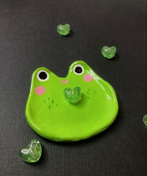 Frog Jewelry Holder Clay, Frog Jewelry Holder, Jewelry Holder Clay, Frog Ashtray, Ashtray Stand, 2023 Ideas, Bright Jewelry, Frog Jewelry, Inspo Art