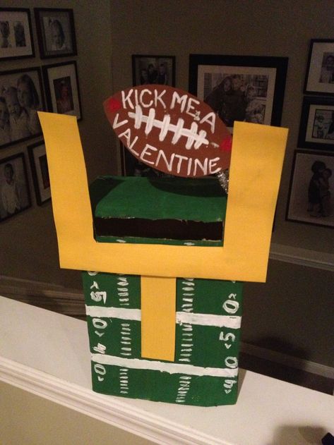 valentine's boxes for boys | Easy valentines box for boy/football lover. | Fun with my kiddos! Boy Valentines Boxes Diy, Cool Valentine Boxes, Valentine Boxes For School, Diy Valentines Box, Kids Valentine Boxes, Valentine Card Box, Valentines Box, Valentine Mailbox, Valentinstag Party