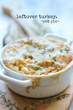 Leftover Thanksgiving Turkey Pot Pie - An easy, no-fuss comforting pot pie using leftovers and ingredients that you already have on hand! Leftover Thanksgiving, Thanksgiving Leftover, Thanksgiving Leftover Recipes, Turkey Pot, Thanksgiving Turkey Leftovers, Turkey Pot Pie, Leftover Turkey Recipes, Thanksgiving Leftovers, Leftover Turkey