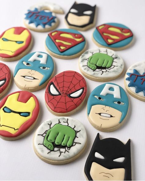 Superhero Royal Icing Cookies, Avengers Cookies Decorated, Superhero Biscuits, Iron Man Cookies, Superhero Desserts, Marvel Cookies, Super Hero Cookies, Avengers Cookies, Marvel Birthday Cake