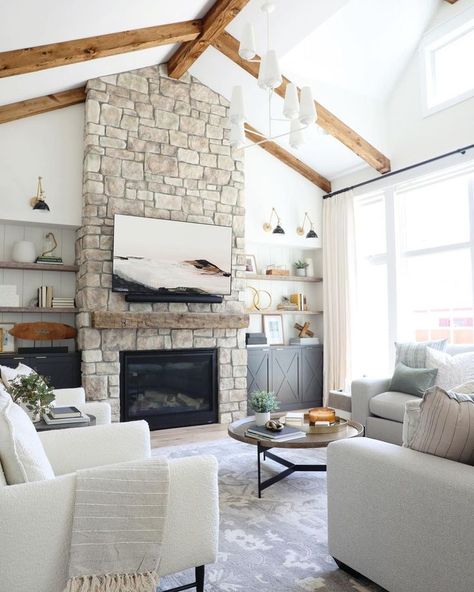 Modern English Farmhouse, Living Tv, Fireplace Built Ins, Fireplace Remodel, Open Living Room, Home Fireplace, Fireplace Makeover, Living Room With Fireplace, Fireplace Design