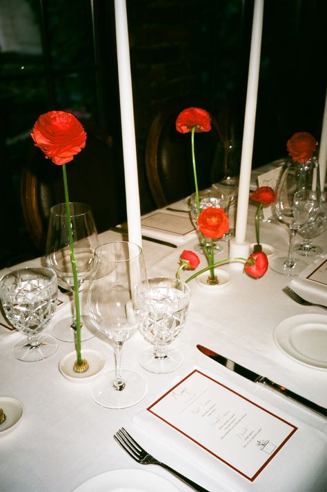 Real Wedding | Dani & Alex Micro Wedding Tablescape, Modern Minimal Wedding Flowers, Single Red Rose Centerpiece, Low Profile Centerpieces Wedding, Red Anthurium Centerpiece, February Wedding Aesthetic, Wedding Centerpiece Alternatives, Dinner Party Styling, Rehearsal Dinner Vibes