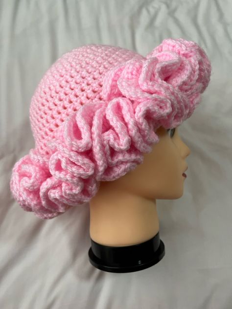 Ruffle Bucket Hat Crochet, Bucket Hat Pattern Free, Crotchet Hat, Crochet Bucket Hat Free Pattern, Easy Crochet Bucket Hat, Pink Crochet Hat, Ruffle Bucket Hat, Crochet Ruffle Hat, Crochet Bucket Bag