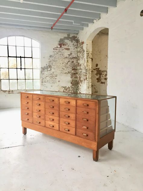 Antique Wood Desk, Pantry Organization Corner, Corner Kitchen Storage, Corner Pantry Shelving Ideas, Wood Cashier Counter, Antique Store Counter, Store In Kitchen, Kitchen Storage Drawers, Vintage Cashier Counter