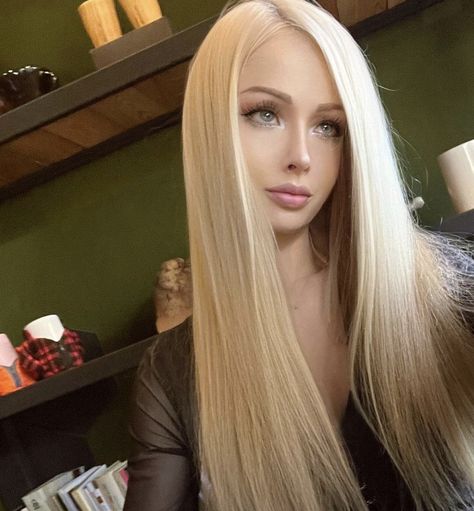 Valeria Lukyanova Aesthetic, Living Doll Aesthetic, Slavic Beauty, Valeria Lukyanova, Slavic Women, Living Barbie, Alena Shishkova, Doll Beauty, Underground Clothing