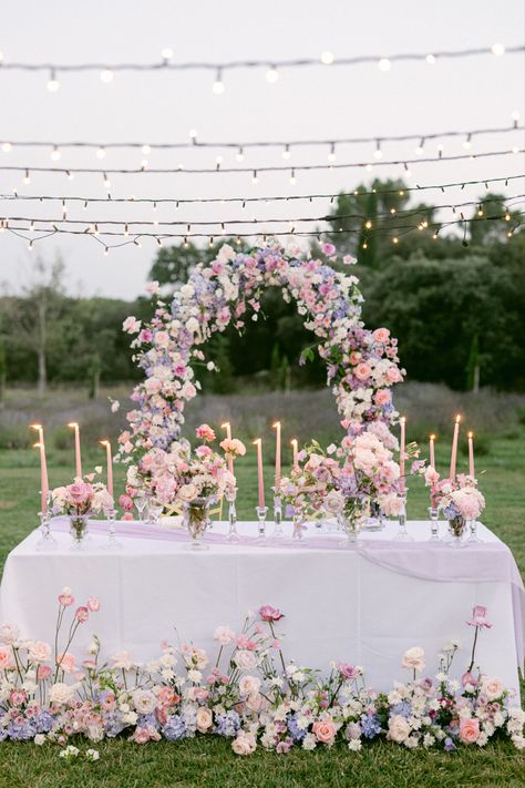 Pink And Lilac Wedding Decor, Lilac Outdoor Wedding, Lavender And Pink Wedding Decorations, Lilac And Rose Wedding, Light Pink And Purple Wedding, Lilac Wedding Theme Color Schemes, Wedding Pastel Theme, Pink And Purple Wedding Theme, Lilac And White Wedding