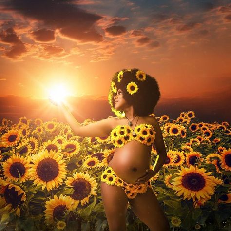 Photographer on Instagram: "#exklusive_shot #sunflower #photooftheday" Sunflower Pregnancy Photoshoot, Sunflower Maternity Shoot, Sunflower Maternity Pictures, Sunflower Shoot, Sunflower Photoshoot, Photoshoot Inspo, Chris Brown, Pregnancy Shoot, Maternity Pictures