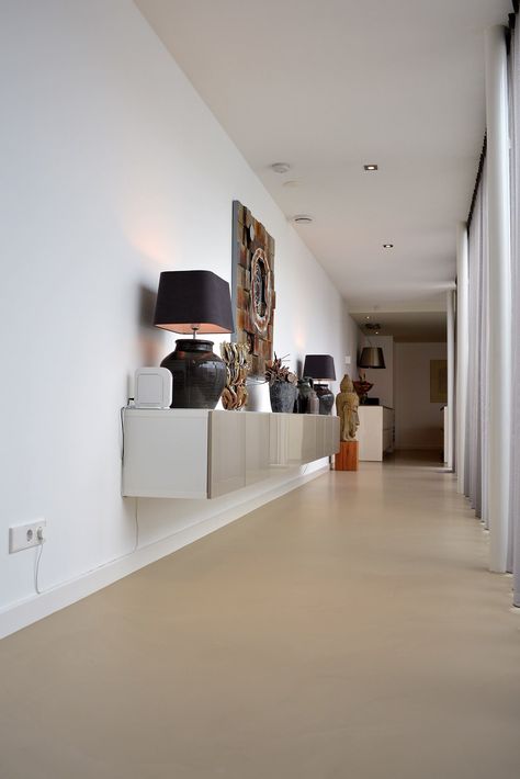 Small Living Room With Kitchenette, Beige Epoxy Floor, Hacienda Style Homes, Hacienda Style, Brick And Mortar, Painted Floors, Minimalist Living, Linoleum, Concrete Floors