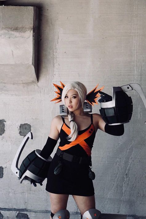 Bakugou from Boku no Hero Academia Female Bakugou, Bakugo Cosplay, Bakugou Cosplay, Hero Academia Cosplay, Boku No Hero, Images Photos, Boku No Hero Academia, Hero Academia, Bing Images