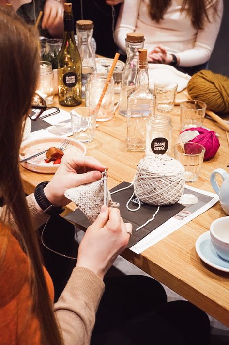 Creative Workshop Ideas, Workshop Aesthetic, Granny Party, Workshop Planning, Coffee Workshop, Workshop Cafe, Culture Cafe, Weaving Workshop, Crochet Party