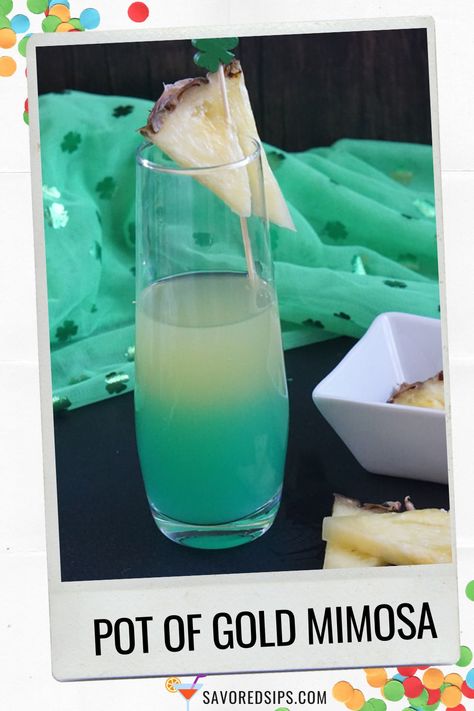 This Pot of Gold Mimosa is made with pineapple juice and vodka, and a splash of blue curacao for a color-changing twist. Top it off with bubbly for the perfect St. Patrick's Day cocktail. St Patricks Day Drinks, Candied Pineapple, Blood Orange Margarita, Vodka Wine, Thanksgiving Drinks, Cocktails To Try, St Patricks Day Food, Sweet Cocktails, Pineapple Slices