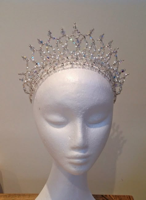 Ballet Tiaras, Ethereal Jewelry, Ballet Tutus, Tiara Headpieces, Headpiece Jewelry, Indian Jewellery Design Earrings, Ballet Tutu, Diamond Jewelry Designs, Dope Jewelry