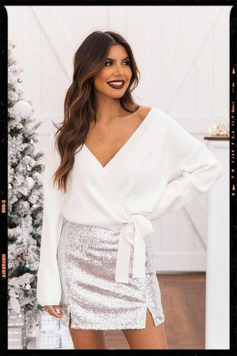 Cozy Christmas Outfits, White Christmas Outfit, Christmas Outfit Dresses, Chic Christmas Outfit, Tea Party Outfit, Cozy Christmas Outfit, White Christmas Party, Christmas Tea Party, Fancy Outfit