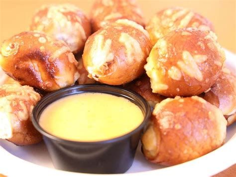 Old Chicago Beer Cheese Recipes Halls Beer Cheese Recipe, Beer Cheese Recipes, Beer Burger Recipes, Sausage Crostini, Beer Cheese Recipe, Beer Cheese Dip Recipe, Beer Cheese Sauce, Beer Burger, Recipes With Ingredients