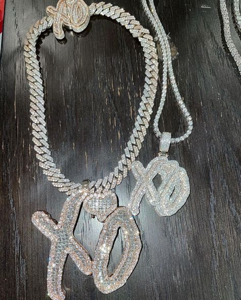 Xo Chain, Chain