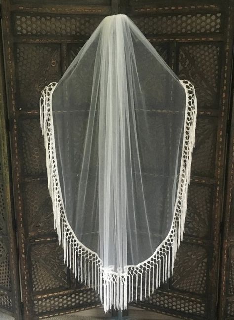 Bohemian Veil Wedding, Boho Bridal Veil, Boho Wedding Vails, 70s Wedding Veil, Western Fringe Wedding Dress, Western Wedding Veil, Boho Veil Bohemian Bride, Fringe Veil, Western Veil