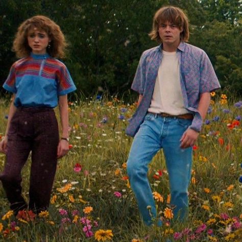 Stranger Things Nancy Costume, Jonathan Byers Outfit, Nancy Stranger Things Outfits, Stranger Things Fashion 80s, Nancy Wheeler Outfit, Nancy And Jonathan, Nancy Jonathan, Max Eleven, Stranger Things Fashion