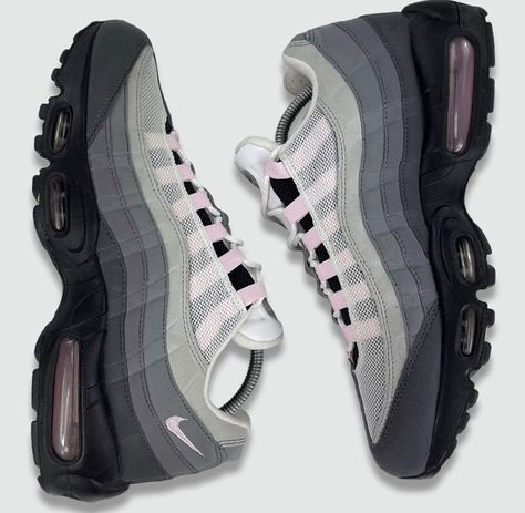 95s Nike, Nike Tn Shoes, Airmax 95, Trendy Shoes Sneakers, Pretty Shoes Sneakers, Shoe Wishlist, Shoe Inspiration, Shoe Inspo, Pink Nikes