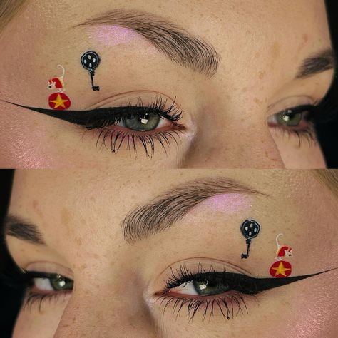 Let’s start October with little drawings 🗝️🐁 Coraline 💙 • mascara @eclipse_beauty_official • eyeliner @topface_official • aqualiners @handaiyanbeauty • highlighter RMT 02. White And Red Eyeliner, Coraline Inspired Makeup, Little Drawings, Red Eyeliner, Graphic Liner, Coraline, Simple Makeup, Face Painting, Makeup Inspiration