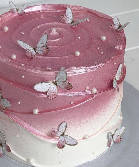 23 Birthday, Grad Cake, Butterfly Birthday Cakes, 13 Birthday Cake, Elegant Birthday Cakes, Simple Cake Designs, Gateaux Cake, Creative Birthday Cakes, Beautiful Birthday Cakes