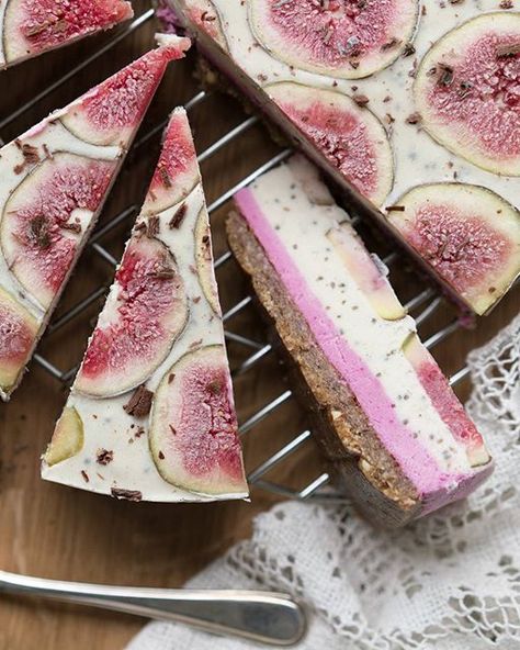 Fig Cheesecake, Raw Cake, Fig Recipes, Desserts Vegan, Raw Desserts, Vegan Sweets, Beautiful Food, Cheesecake Recipes, Pretty Food