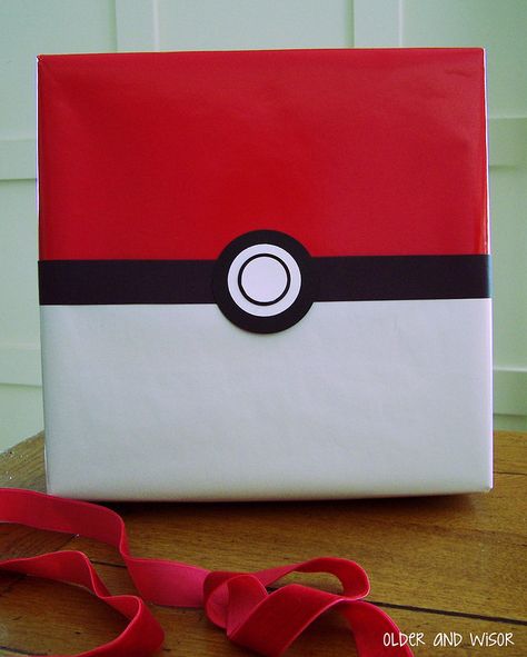 Pokemon Gift Wrapping Ideas, Minecraft Pokemon, Cute Gift Wrapping Ideas, Pokemon Room, Gift Wrapping Ideas, Pokemon Gifts, Birthday Gift Wrapping, Pokemon Party, Pokemon Birthday