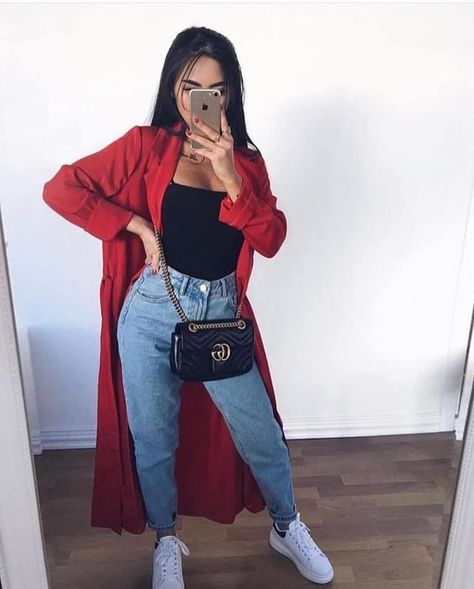 Outfits para ser la influencer de tu escuela Instagram Baddie, Chique Outfits, Stephane Rolland, Neue Outfits, Red Coat, 가을 패션, Outfit Goals, Yohji Yamamoto, Looks Style