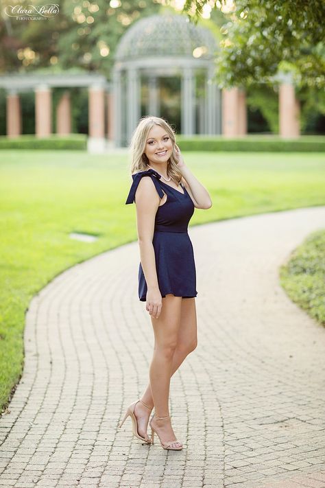 Bella Photography, Frisco Texas, Perfect Legs, Photography Senior Pictures, Senior Photographers, Mode Style, Fort Worth, Beauty Photography, Senior Pictures