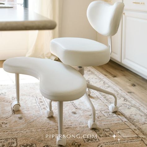 Stay engaged with your work with the Pipersong Meditation Chair 👩‍💻 By allowing you to move and switch positions as you work at your… | Instagram Pipersong Meditation Chair, Pipersong Chair, Roller Chair, Meditation Chair, Iconic Chairs, Work Organization, Diy Room, Stay Focused, Desk Chair