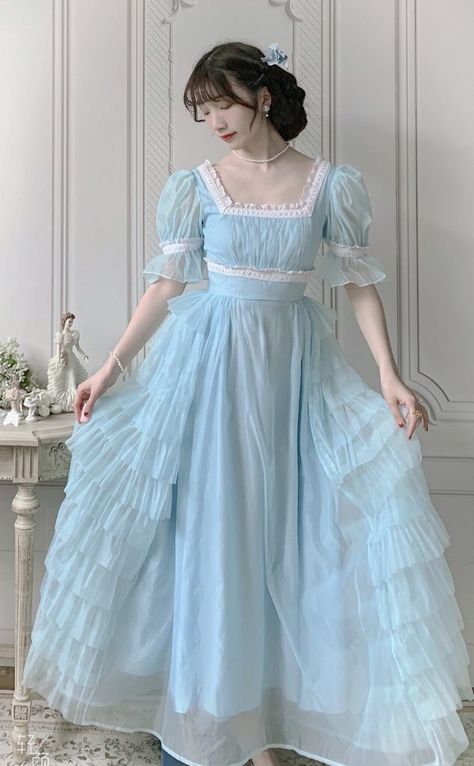 Vestidos Vintage Aesthetic, Light Blue Victorian Dress, Blue Coquette Dress, Victorian Blue Dress, Goldilocks Dress, Doll Outfits Aesthetic, Aesthetic Blue Dress, Blue Victorian Dress, Royalty Dr