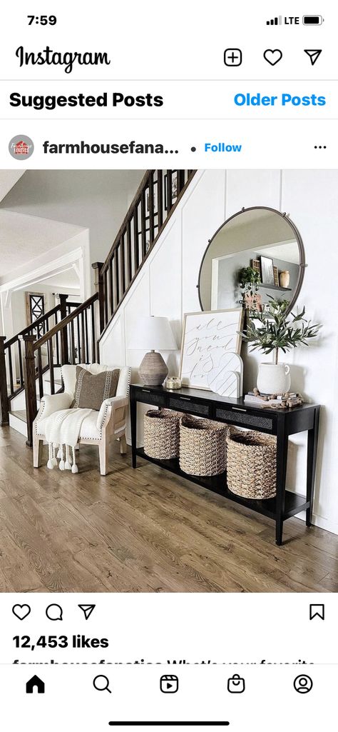 Foyer Ideas Entryway, Beautiful Entryways, Modern Farmhouse Home Decor, Home Entrance Decor, House Stairs, Entry Way, Country House Decor, Farmhouse Homes, Love Your Home