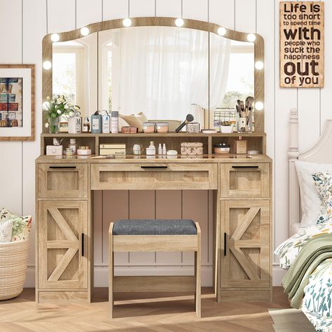 PRICES MAY VARY. 💄【Farmhouse Makeup Vanity with Super Large Mirror】The USIKEY makeup vanity Table has abandoned the rigid square mirror and designed an elegant and smooth S-shaped mirror( Mirror Size: 39.4"L*22.4"W). The large mirror seamlessly blends with the theme of the farmhouse, showcases the classical contours and exquisite appearance of the farmhouse, adding charm and aesthetic touch to your bedroom environment. 💄【Visual Glass Desktop】A transparent toughened glass is built into the spac Pottery Barn Make Up Vanity, Diy Built In Makeup Vanity, Makeup Vanity Inspiration, Vanity With Big Mirror, Country Theme Room, Country Room Ideas Bedroom, Farmhouse Vanity Makeup, Western Vanity, Cowgirl Room Ideas