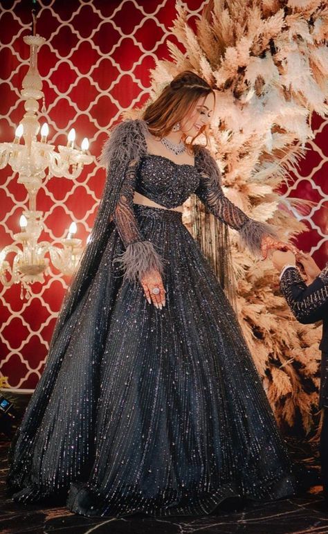 Gowns For Sangeet Bride, Engagement Bride Dress Indian, Bridal Gown For Sangeet Function, Reception Lehnga Dress For Bride, Sangeet Gown For Bride, Bride Reception Outfit Indian, Bride Sangeet Look, Indian Engagement Gown, Ghagra Designs For Wedding