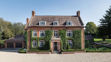 Dream Life House, English Manor, Open Fireplace, Georgian Homes, English Country House, Brick And Mortar, Country Estate, Brick House, Luxury Property