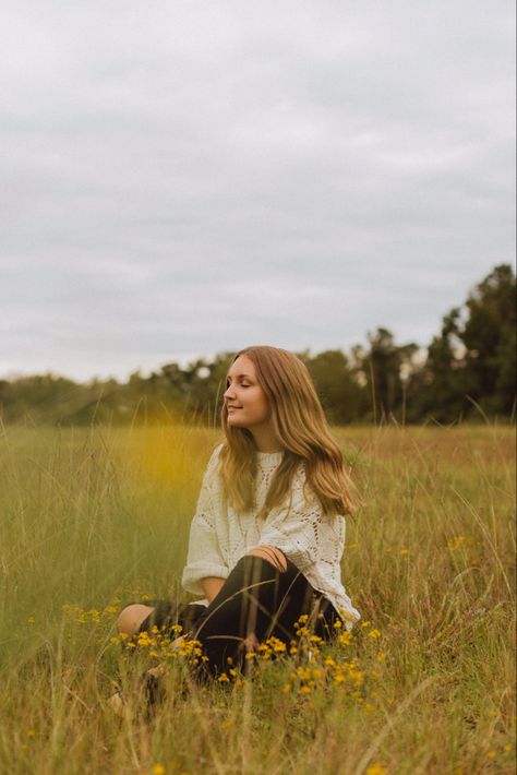 loved shooting in this field Open Field Photoshoot, Farm Picture Ideas, Field Poses, Farm Picture, Flower Shoot, Autumn Journal, Field Photoshoot, Farm Pictures, Professional Photo Shoot