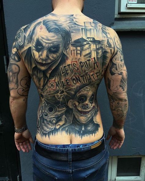 Dark Knight back piece so sick! J Tattoo, 16 Tattoo, Girl Back Tattoos, Clown Tattoo, Back Piece Tattoo, Kunst Tattoos, Joker Tattoo, Pieces Tattoo, Back Tattoos For Guys