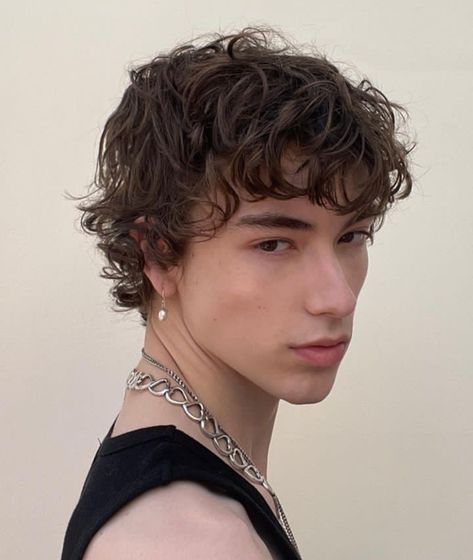 Boyfriend Pictures Aesthetic, Daniel Millar, Mod Cut, Daniel Miller, Short Permed Hair, Short Wavy Haircuts, Men Haircut Curly Hair, Short Grunge Hair