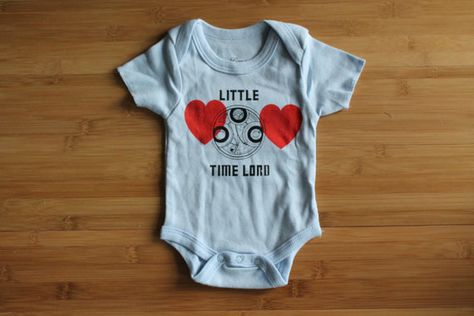 Time Lord Doctor Who Bodysuit Color/Sleeve Options Doctor Who Baby, Nerd Baby, Nerdy Baby, Geek Baby, Cool Baby Clothes, Time Lord, Funny Baby Clothes, Unique Baby Shower Gifts, Baby Time