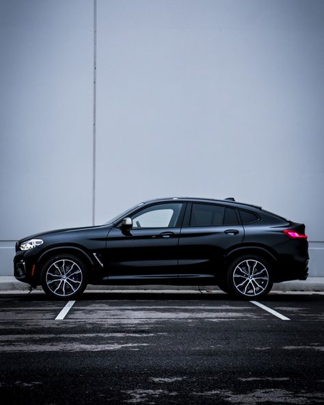 BMW on Instagram: “Muscular like a true athlete. The BMW X4. #TheX4 #BMW #X4 #BMWrepost @bfishhhphotography __ BMW X4 M40i: Fuel consumption weighted combined…” Black Bmw Wallpapers, Bmw Couple, Bmw Rr1000, X4 Bmw, Bmw X4 M40i, X6 Bmw, Arabian Nights Aesthetic, Nights Aesthetic, Mundane Life