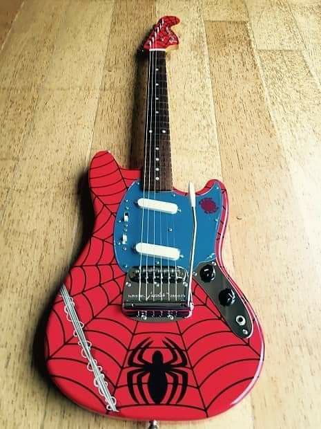 Spider Man Guitar, Spiderman Electric Guitar, Spider Man Motorcycle, Spider Man Things, Spiderman Guitar, Spiderman Converse, Spiderman Merch, Spiderman Things, Spiderman Stuff