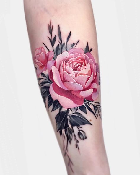 Tattoo artist Janice Bao Bao color authors style illustrative neo traditional tattoo for girls, flowers | Canada Traditional Tattoo Girls, Pink Flower Tattoos, Tattoo Fairy, Peony Flower Tattoos, Beautiful Flower Tattoos, Flower Tattoo Sleeve, Tatuaje A Color, Peonies Tattoo, Tattoo Feminina