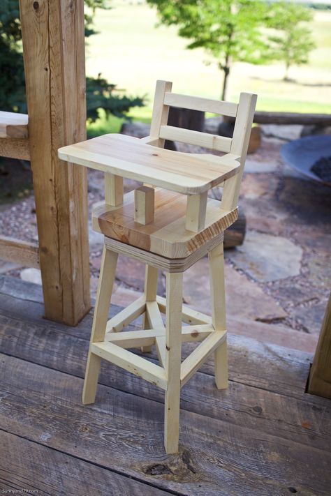 Baby Chair Wood, Toddler Chair Diy, Diy High Chair, Wooden Baby High Chair, Wood High Chairs, Baby Highchair, Wooden High Chair, Log Stools, Wooden High Chairs