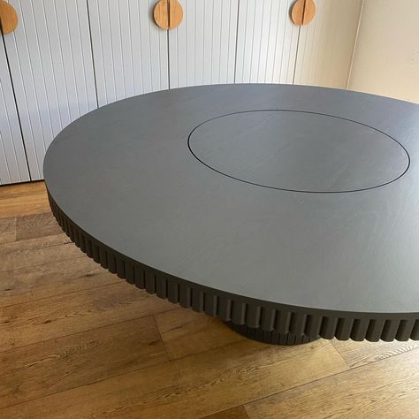 Joel Elliott on Instagram: “What’s not to love about a built in lazy Susan 🖤” Round Dining Table Diy, Lazy Susan Dining Table, Large Lazy Susan, Lazy Susan Table, Table For 12, Chinese Table, Diy Dining Table, Entry Tables, Large Dining Table