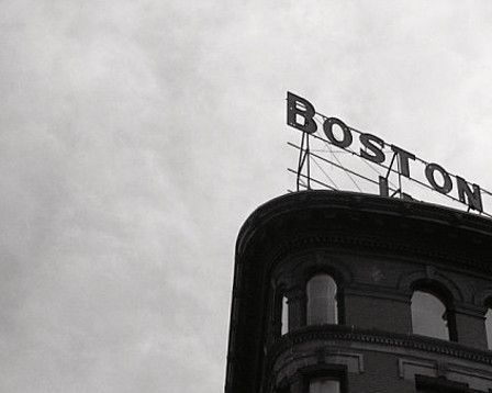 boston~luv u always... Boston Aesthetic, Booktok Books, Colleen Hoover Books, Boston Strong, Lily Bloom, Book Aesthetics, It Ends With Us, Fallout 4, Black White Photography