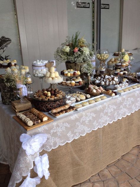 Burlap Dessert Table Ideas, Rustic Wedding Candy Table, Rustic Wedding Sweets Table, Rustic Anniversary Decor, Rustic Party Table Decor, Rustic Brunch Decor, Rustic Candy Table, Candy Bar Boda, Rustic Buffet Table